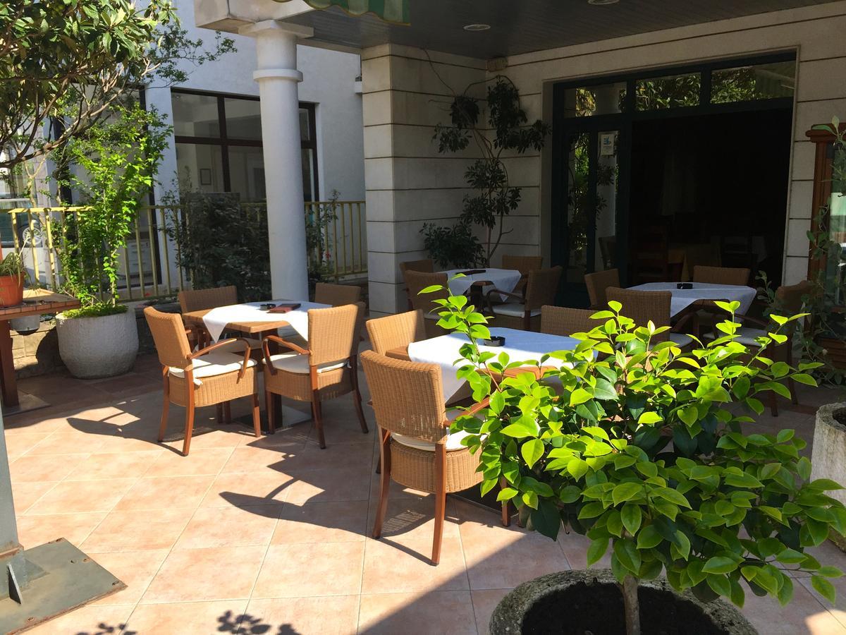 Villa Royal Apartments Tivat Exterior foto